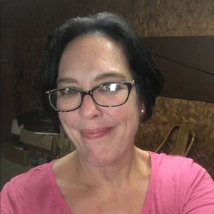 Meet your Posher, Leeann